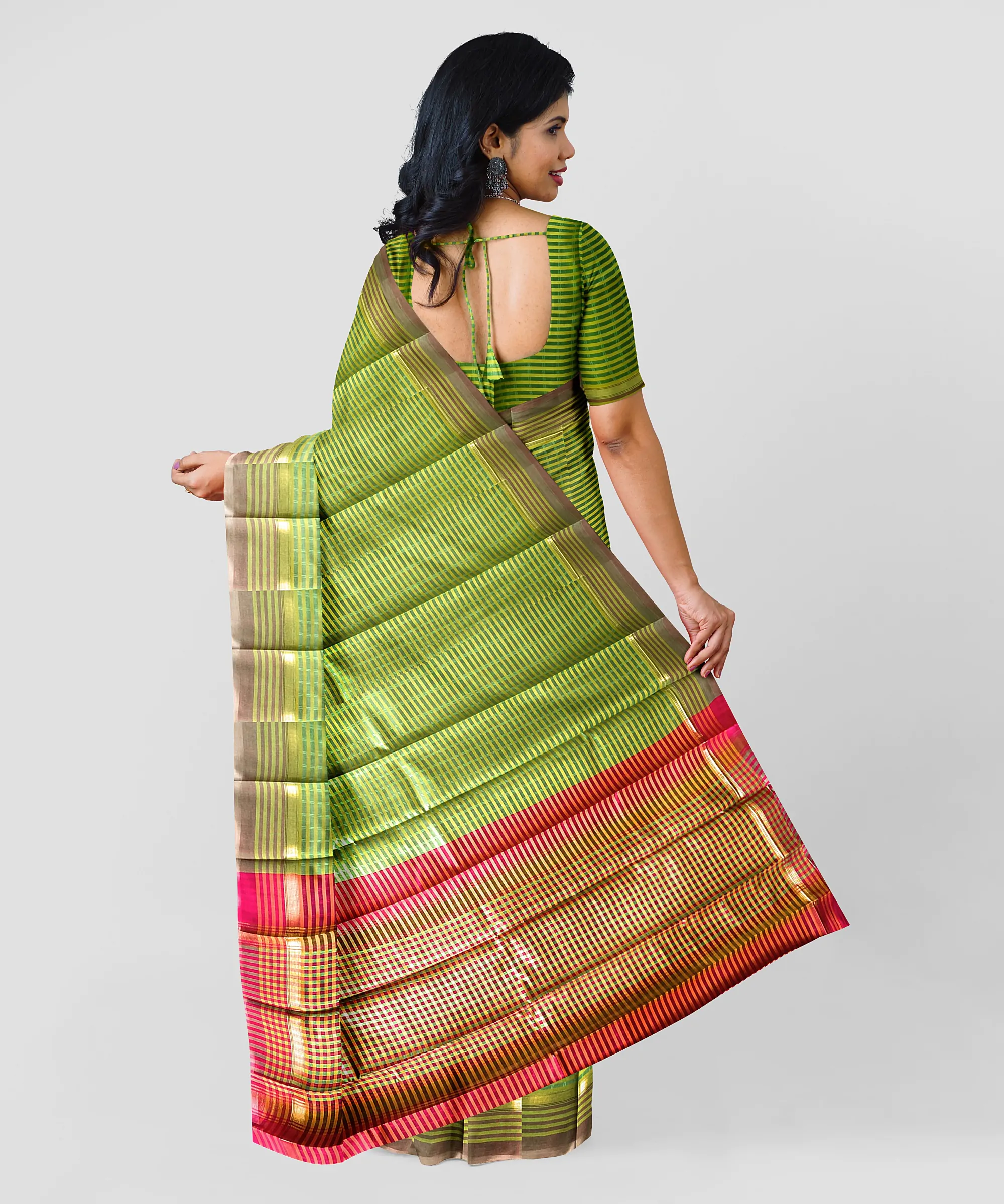 Woodloom Striped Handloom Cotton And Silk Blend Saree - Image 4