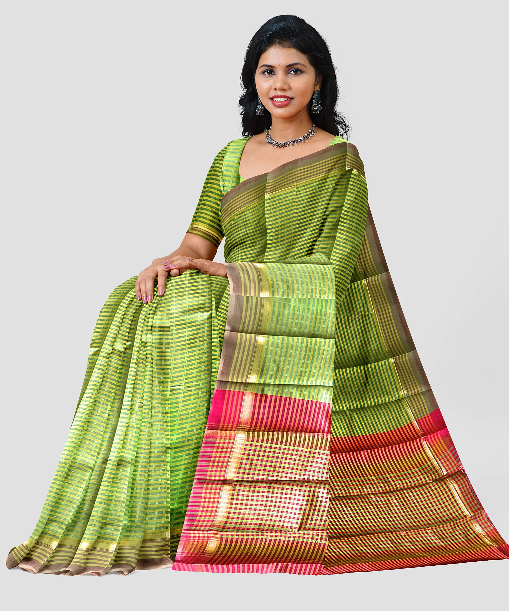Woodloom Striped Handloom Cotton And Silk Blend Saree - Image 3