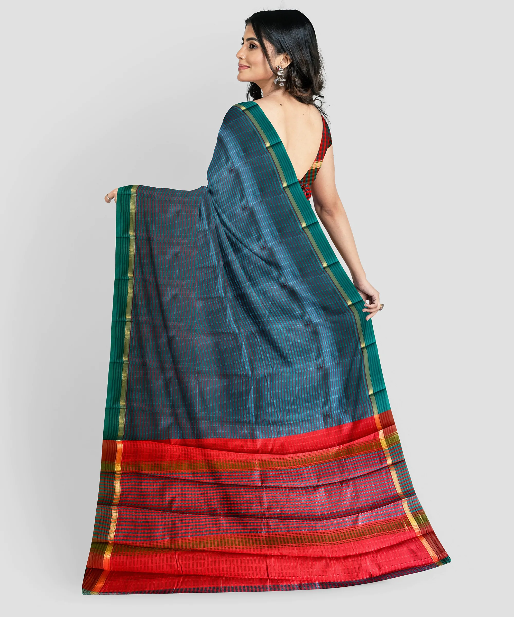 Woodloom Striped Handloom Cotton And Silk Blend Saree - Image 3