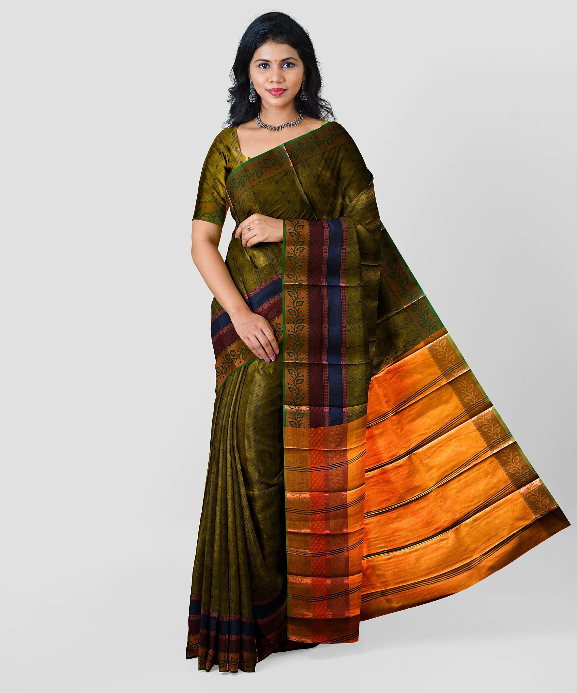Woodloom Handloom Saree Cotton And Kora Silk Blend With Kasavu Border