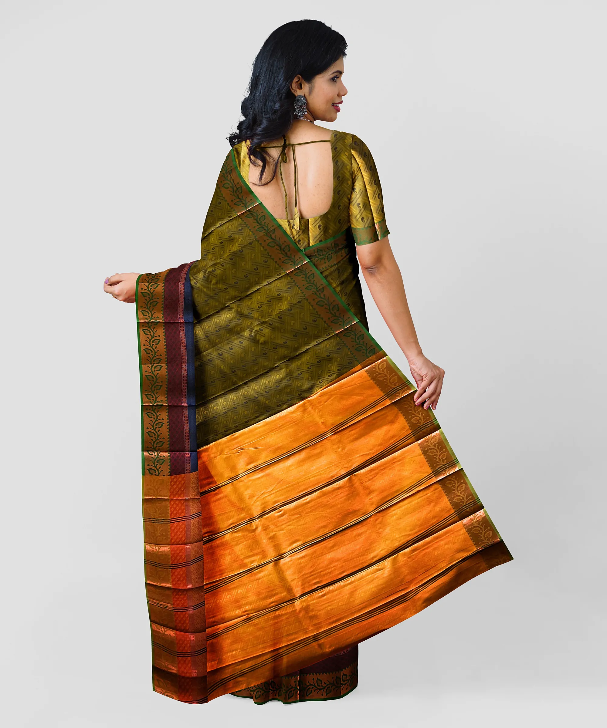 Woodloom Handloom Saree Cotton And Kora Silk Blend With Kasavu Border - Image 3