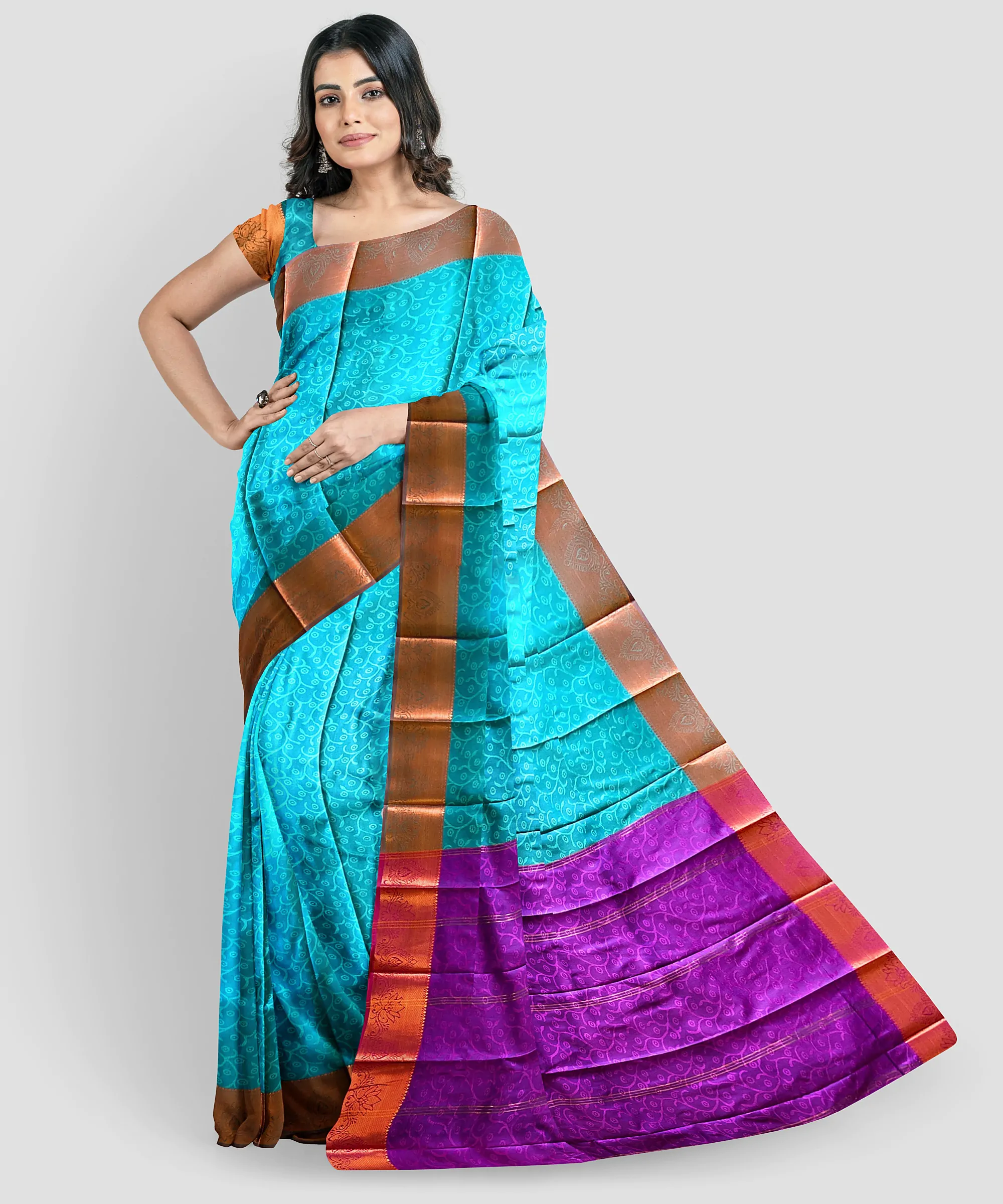 Woodloom Handloom Saree Cotton And Kora Silk Blend With Kasavu Border - Image 2
