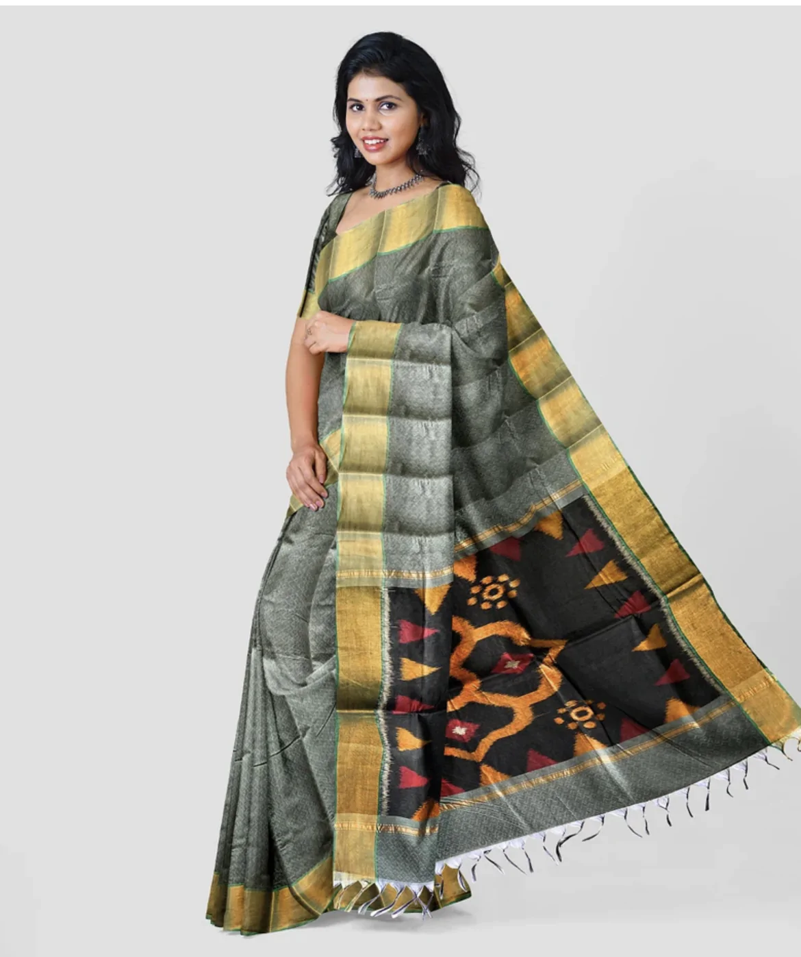 WOODLOOM HANDLOOM WOVEN POCHUMPALLY SAREE - Image 7