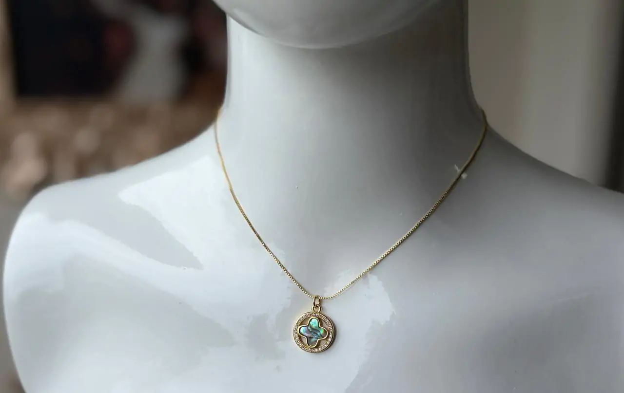 Kallos By Woodenza Mother of Pearl Pendant