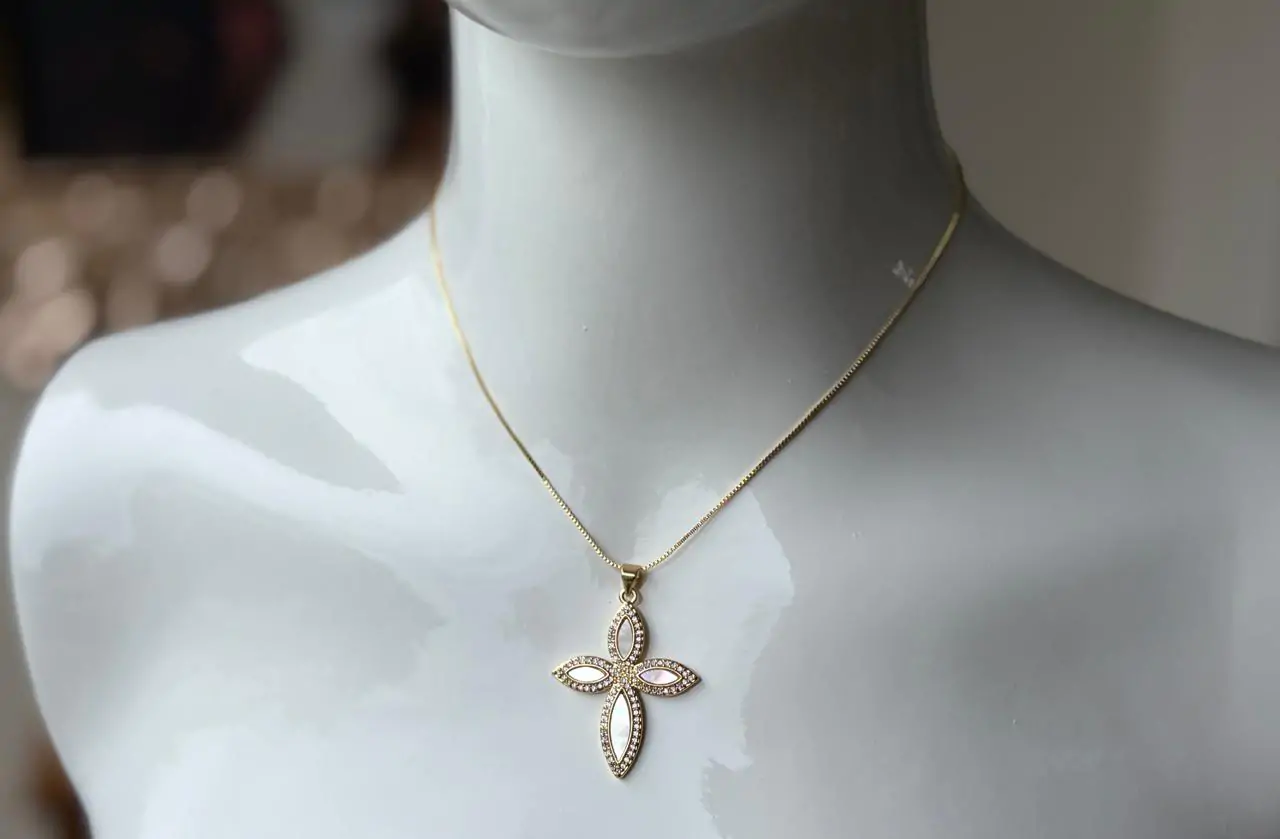 Kallos By Woodenza  Petal- shaped Pendant